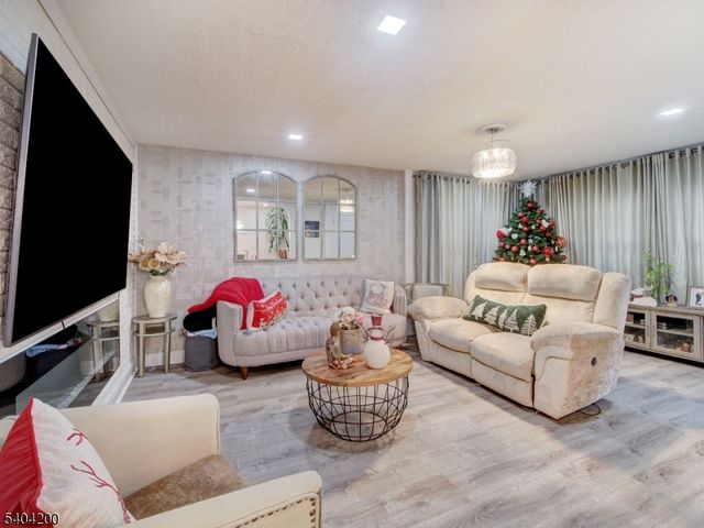 833 Cleveland Ave, Elizabeth City, NJ 07208