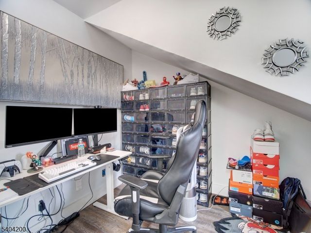 833 Cleveland Ave, Elizabeth City, NJ 07208