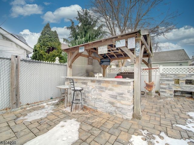 833 Cleveland Ave, Elizabeth City, NJ 07208