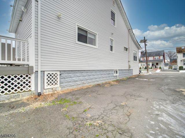 833 Cleveland Ave, Elizabeth City, NJ 07208