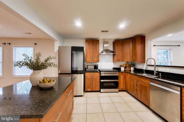 2007 NORDLIE PL, Falls Church, VA 22043
