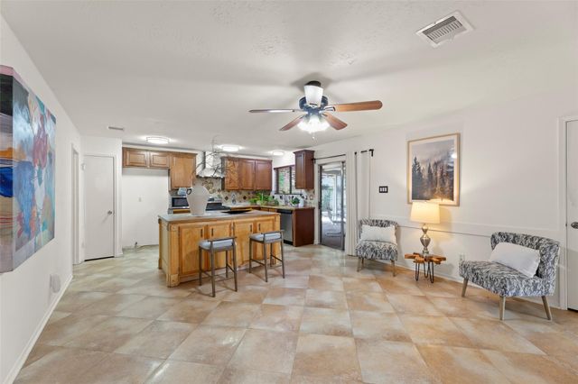 6714 Canyon Way Drive, Houston, TX 77086
