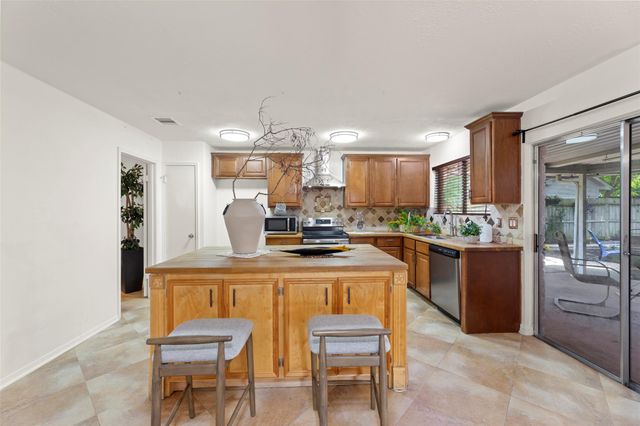 6714 Canyon Way Drive, Houston, TX 77086