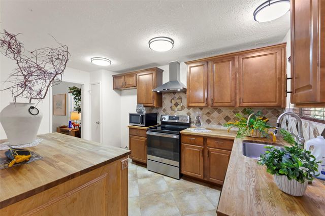6714 Canyon Way Drive, Houston, TX 77086