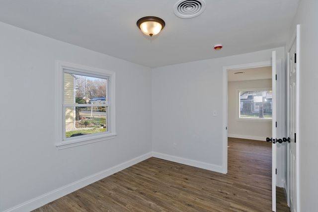 118 Keddy St, Springfield, MA 01109