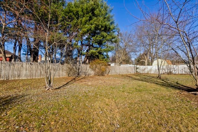 118 Keddy St, Springfield, MA 01109