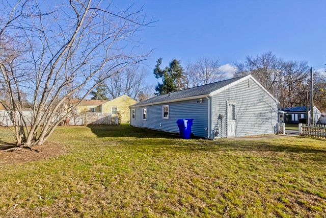 118 Keddy St, Springfield, MA 01109