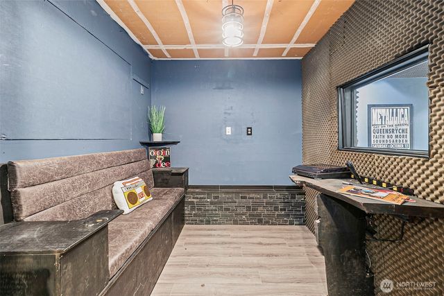 1205 S 236th Place, Des Moines, WA 98198