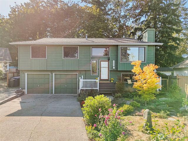 1205 S 236th Place, Des Moines, WA 98198