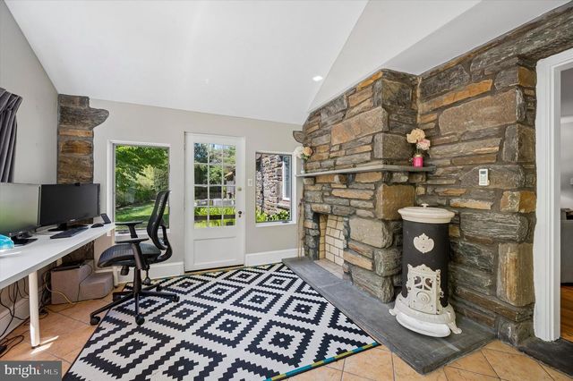 35 LLANBERRIS RD, Bala Cynwyd, PA 19004