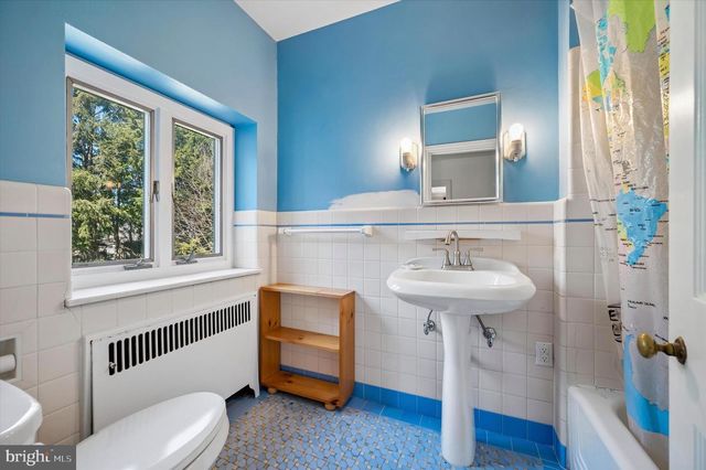 35 LLANBERRIS RD, Bala Cynwyd, PA 19004