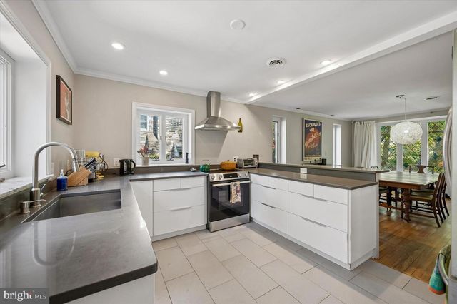 35 LLANBERRIS RD, Bala Cynwyd, PA 19004