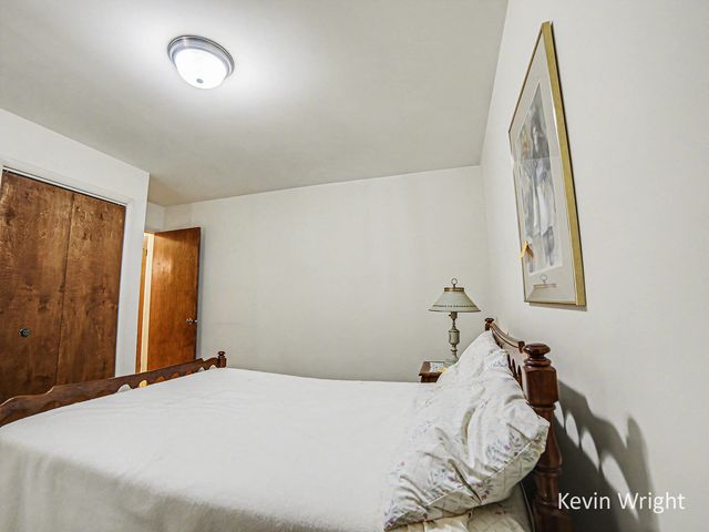 356 N Green Creek Road, Muskegon, MI 49445