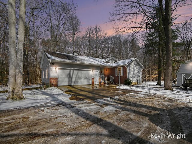 356 N Green Creek Road, Muskegon, MI 49445