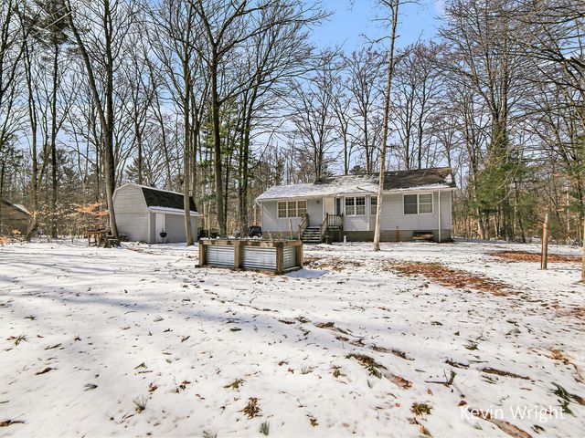 356 N Green Creek Road, Muskegon, MI 49445