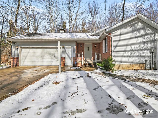 356 N Green Creek Road, Muskegon, MI 49445