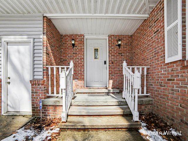 356 N Green Creek Road, Muskegon, MI 49445