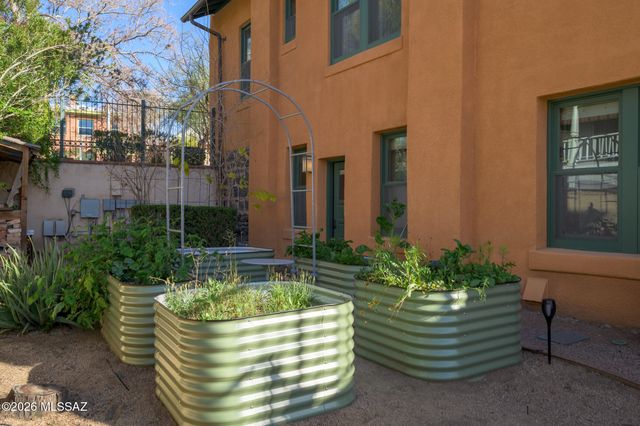 252 N Main Ave Apt 1, Tucson, AZ 85701