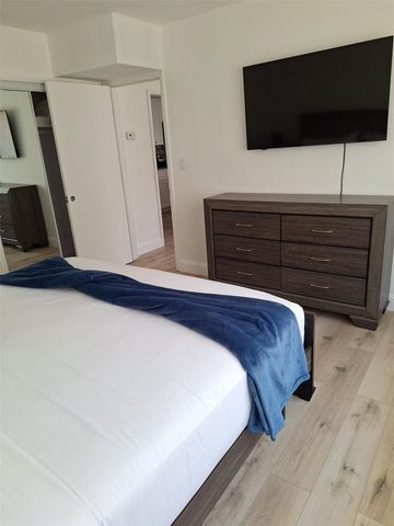 684 NE 37th St 3, Fort Lauderdale, FL 33334