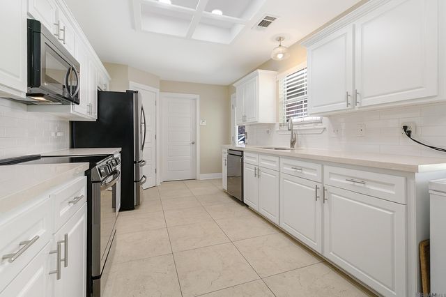 9555 Old Hermitage Pkwy, Baton Rouge, LA 70810