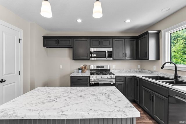 1155 Lagonda Trail, Fort Wayne, IN 46818