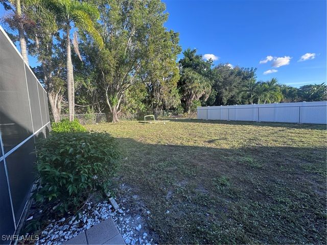 5203 SELBY DR, Fort Myers, FL 33919