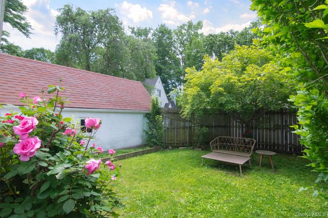 7 Garden Place, Pelham, NY 10803