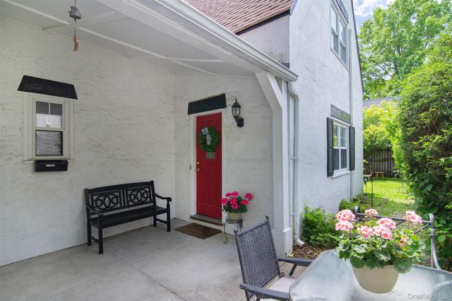 7 Garden Place, Pelham, NY 10803