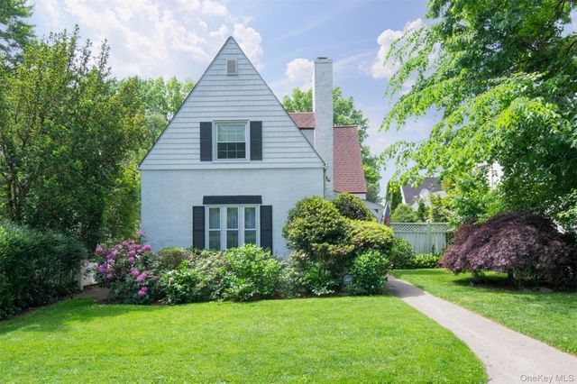 7 Garden Place, Pelham, NY 10803