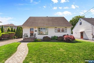 19 Jaskot Lane, Clifton, NJ 07012