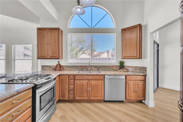 370 Rushing Creek Court, Henderson, NV 89014