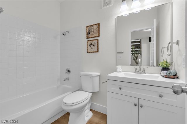 370 Rushing Creek Court, Henderson, NV 89014