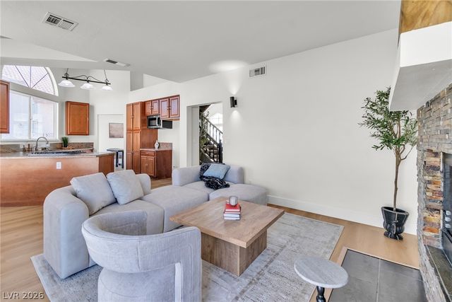 370 Rushing Creek Court, Henderson, NV 89014