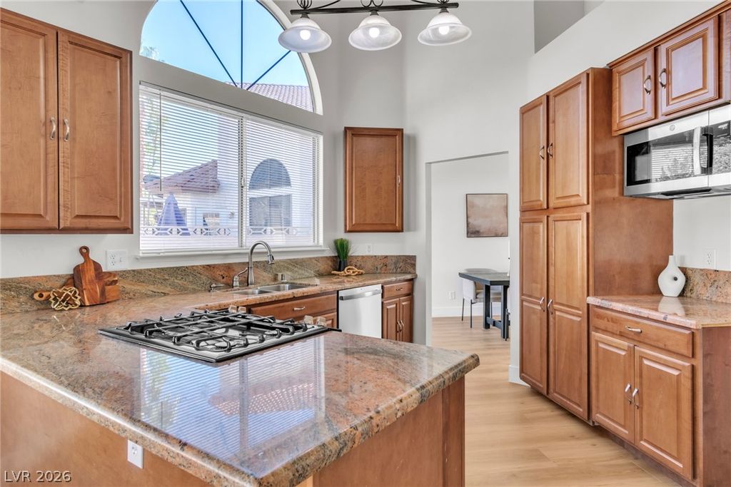 370 Rushing Creek Court, Henderson, NV 89014 — photo 5
