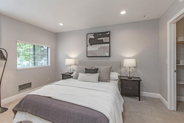 2080 Marich Way 8, Mountain View, CA 94040