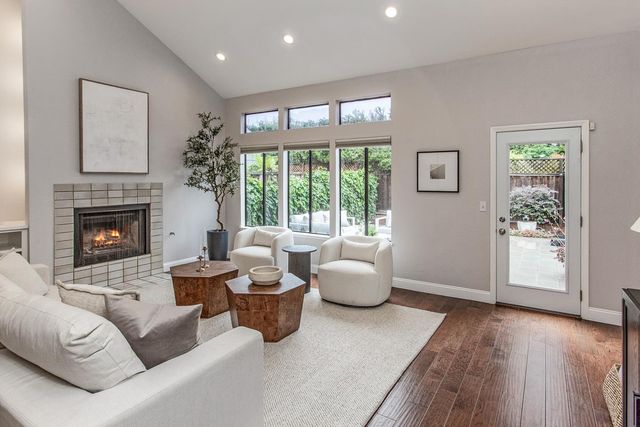 2080 Marich Way 8, Mountain View, CA 94040