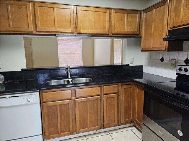 8215 Summer Quail Drive, Houston, TX 77489