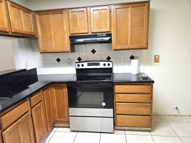 8215 Summer Quail Drive, Houston, TX 77489