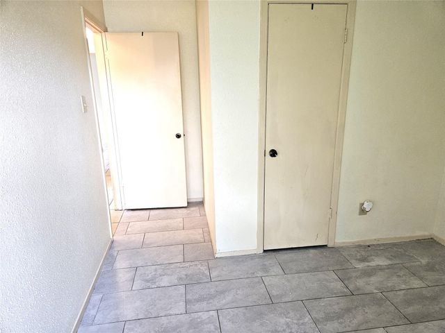 8215 Summer Quail Drive, Houston, TX 77489