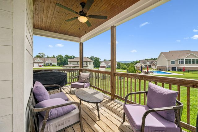 9215 Sir Charles Court, Harrison, TN 37341