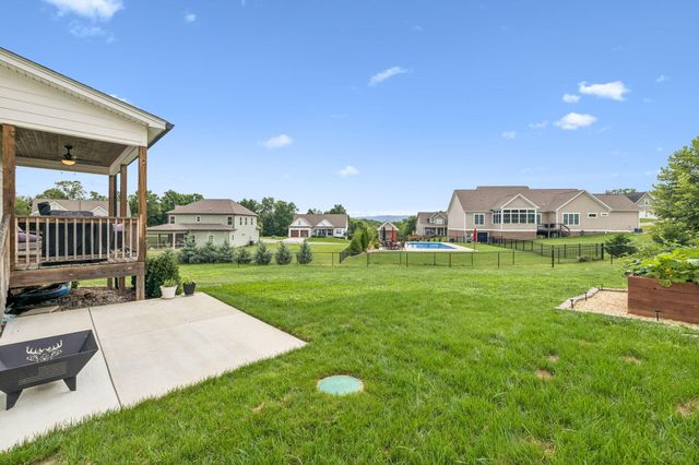 9215 Sir Charles Court, Harrison, TN 37341