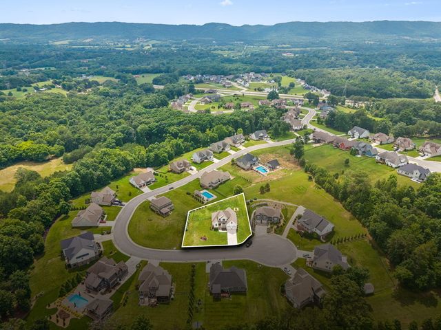 9215 Sir Charles Court, Harrison, TN 37341