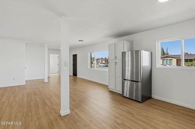 8370 PARK HAVEN Avenue, El Paso, TX 79907