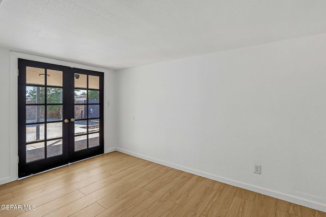8370 PARK HAVEN Avenue, El Paso, TX 79907