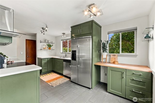 9306 52nd Avenue S, Seattle, WA 98118