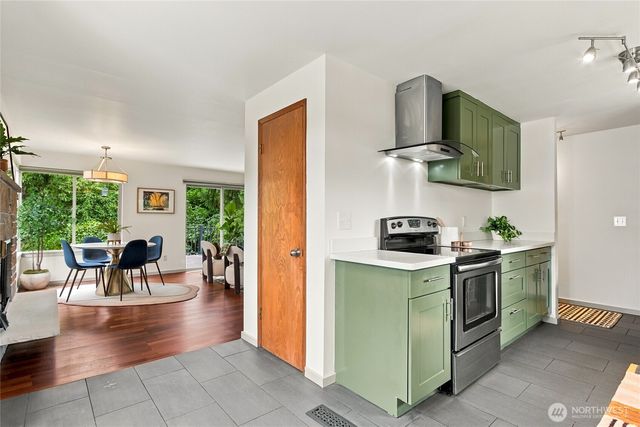 9306 52nd Avenue S, Seattle, WA 98118