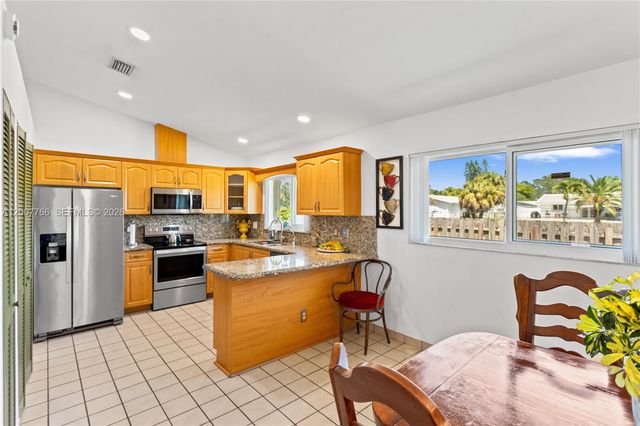 6450 SW 13th Street, Plantation, FL 33317