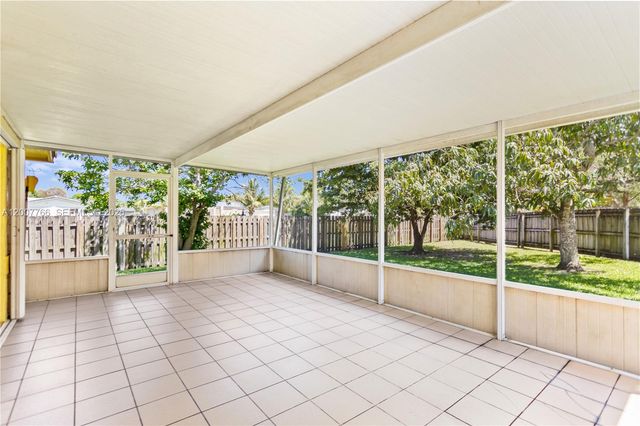 6450 SW 13th Street, Plantation, FL 33317