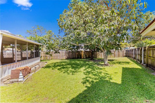 6450 SW 13th Street, Plantation, FL 33317