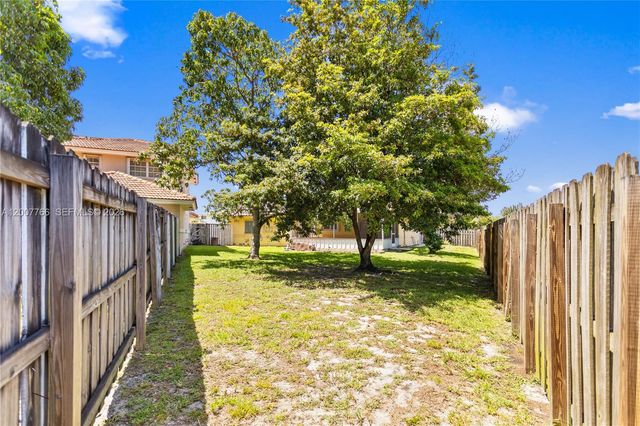 6450 SW 13th Street, Plantation, FL 33317
